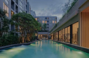 Modern room with Pool and Gym in the city center just 600m from Subway station!